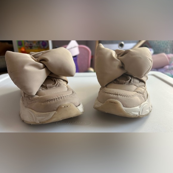 EUC Zara Bow Sneakers - Picture 2 of 5